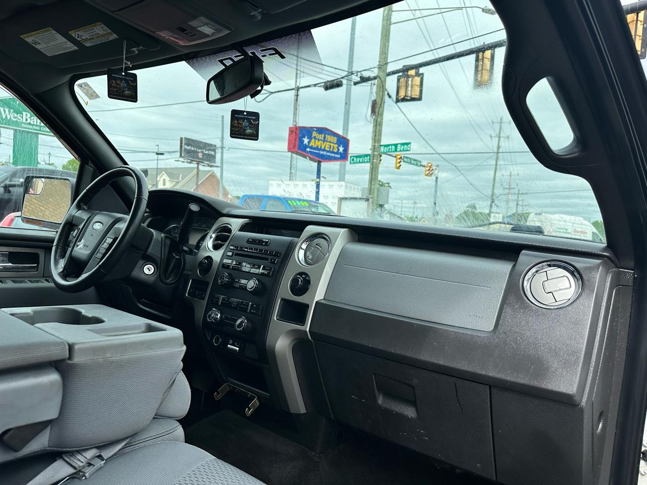 Ford F-150 4WD Reg Cab 145" XLT 2011