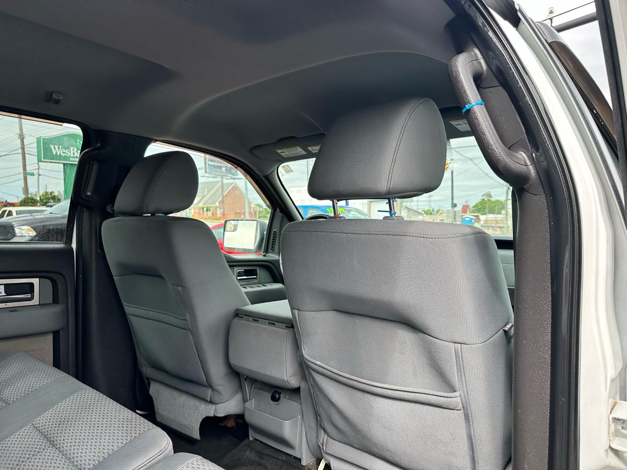 Ford F-150 4WD Reg Cab 145" XLT 2011