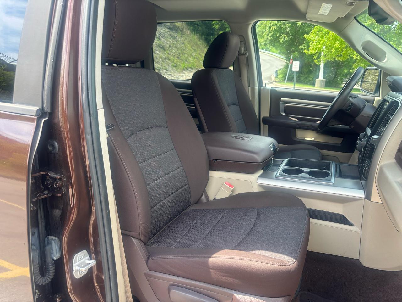 RAM 1500 SLT Crew Cab SWB 4WD 2014