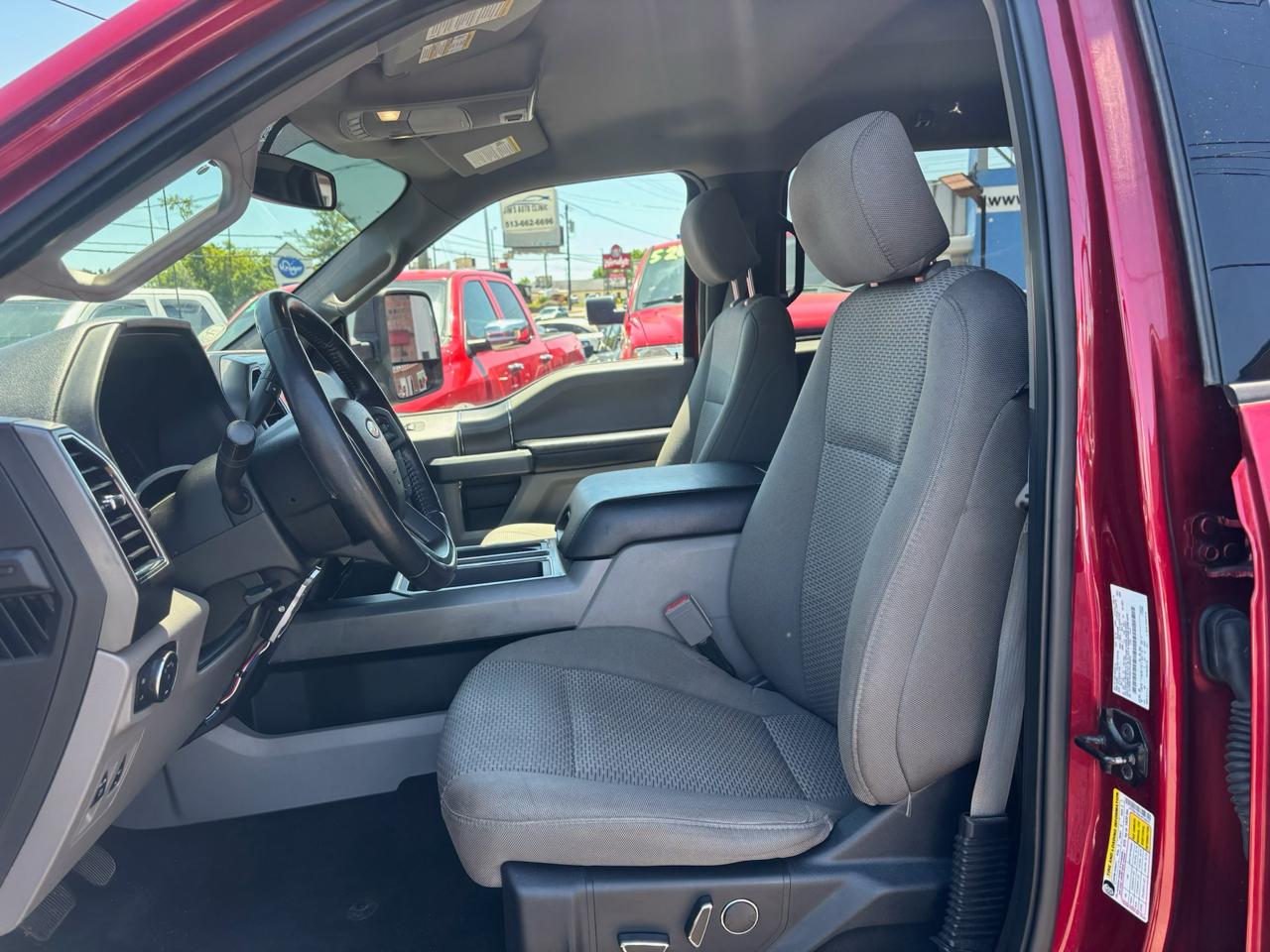 Ford F-150 4WD SuperCrew 139" XLT 2018