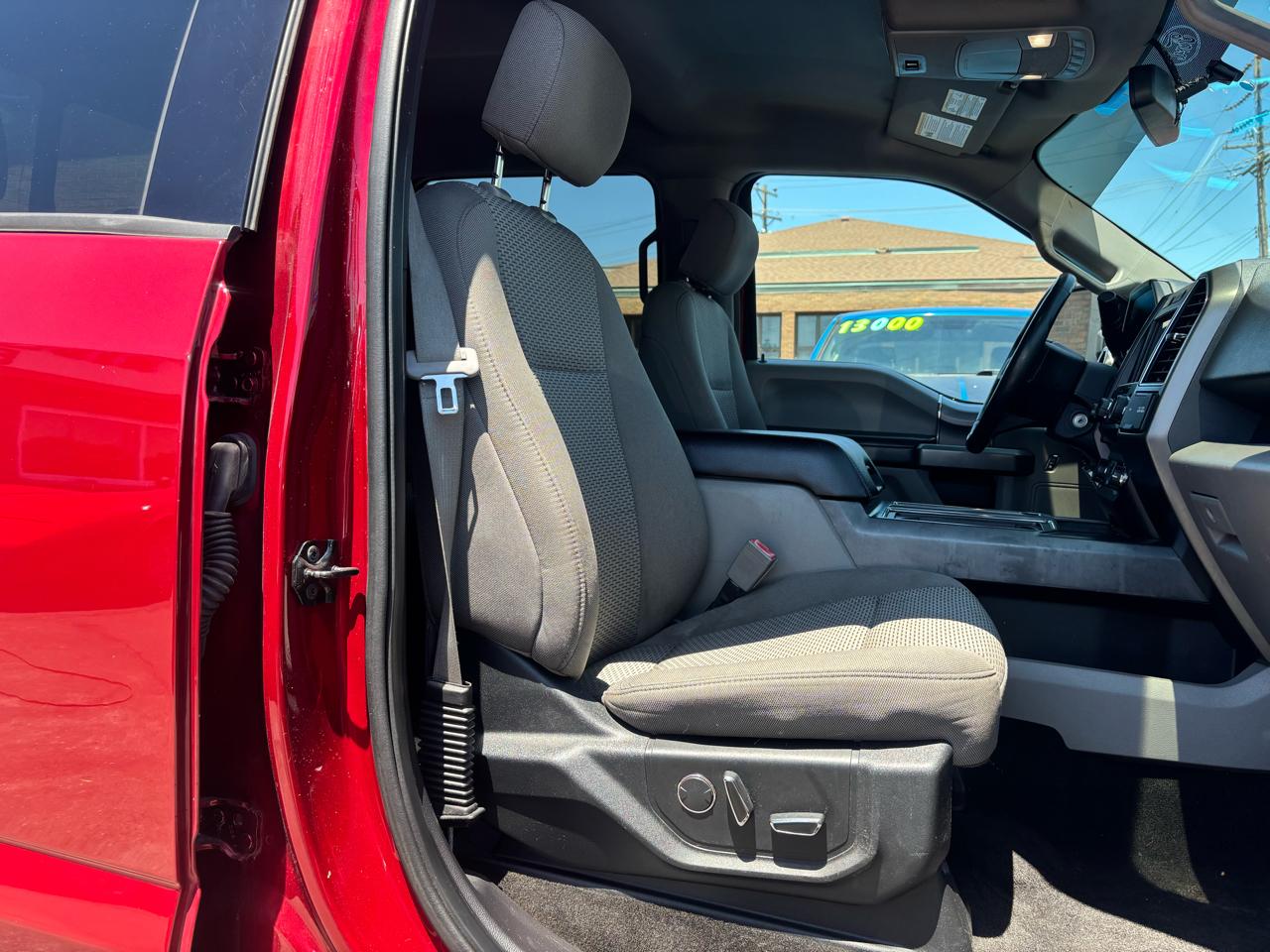 Ford F-150 4WD SuperCrew 139" XLT 2018