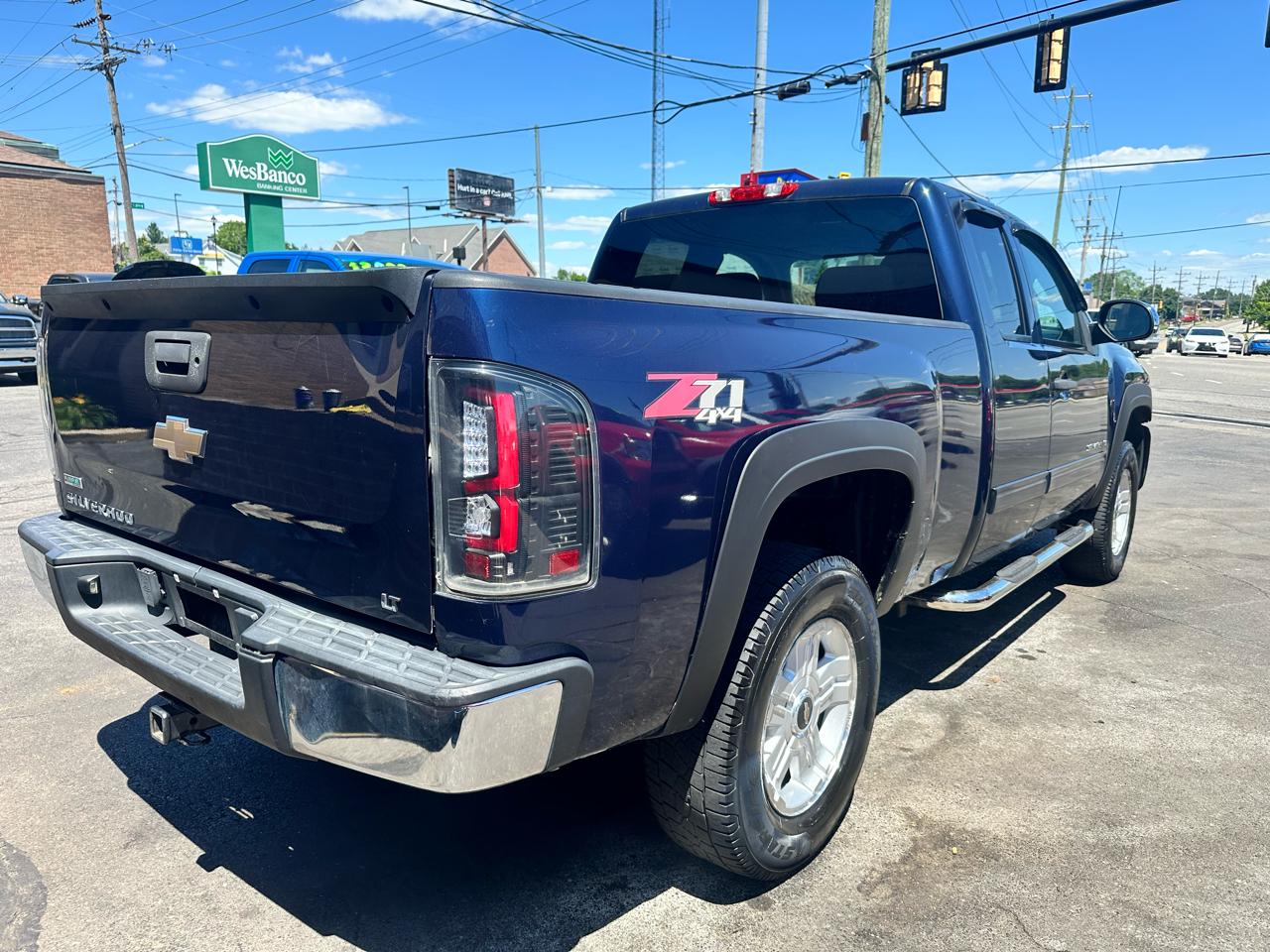 Chevrolet Silverado 1500 4WD Crew Cab 143.5" LT 2011