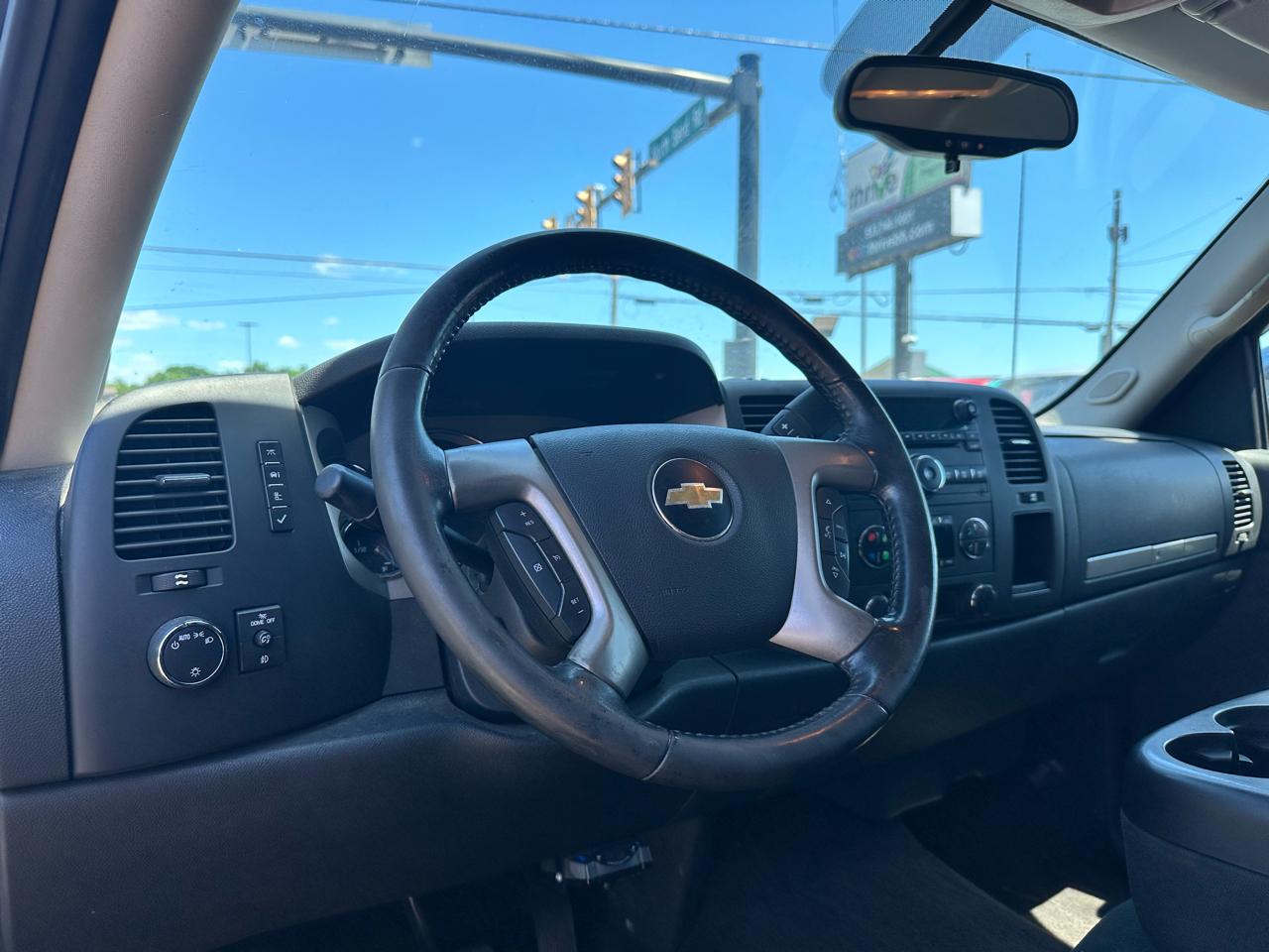 Chevrolet Silverado 1500 4WD Crew Cab 143.5" LT 2011