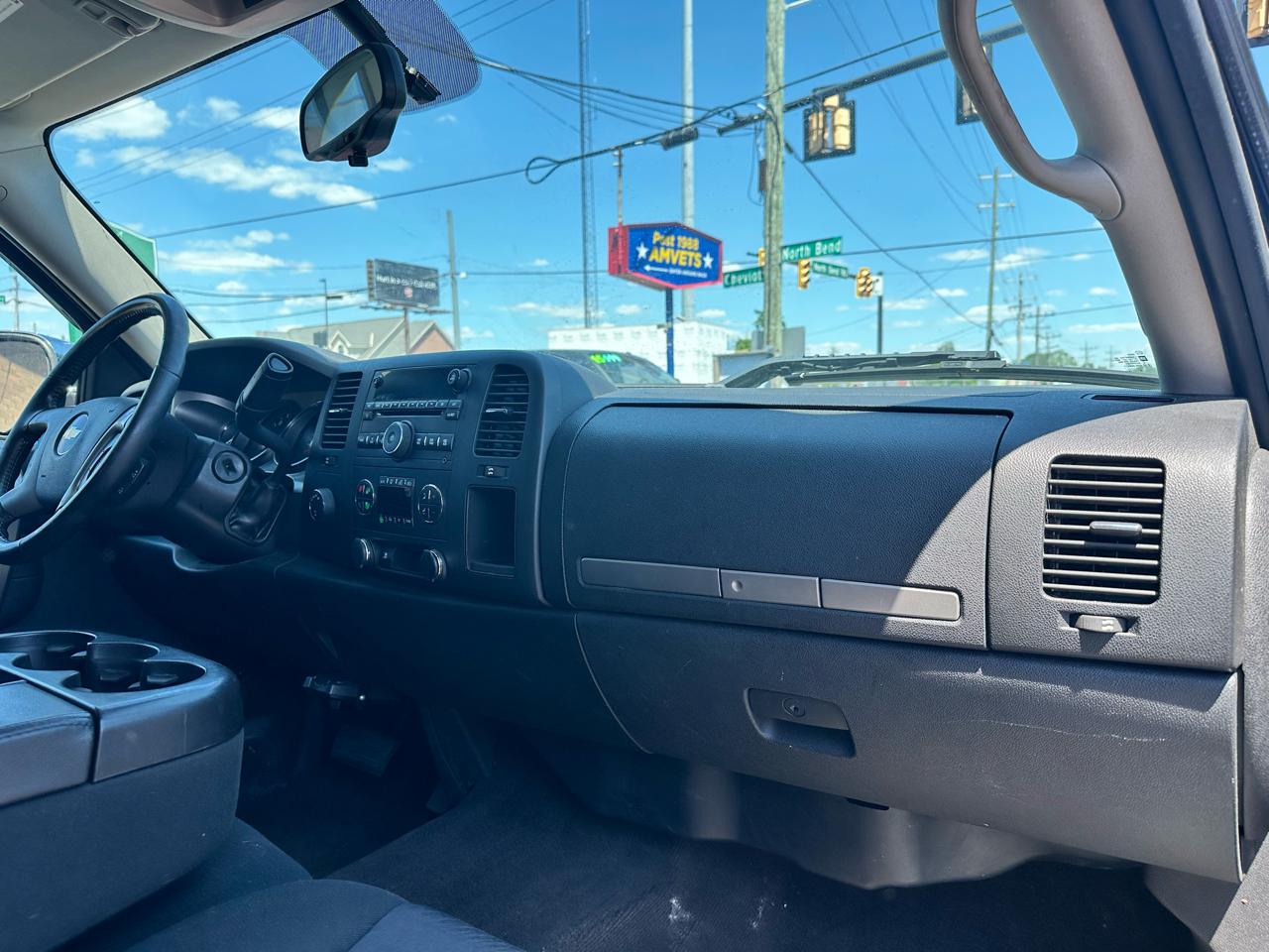 Chevrolet Silverado 1500 4WD Crew Cab 143.5" LT 2011