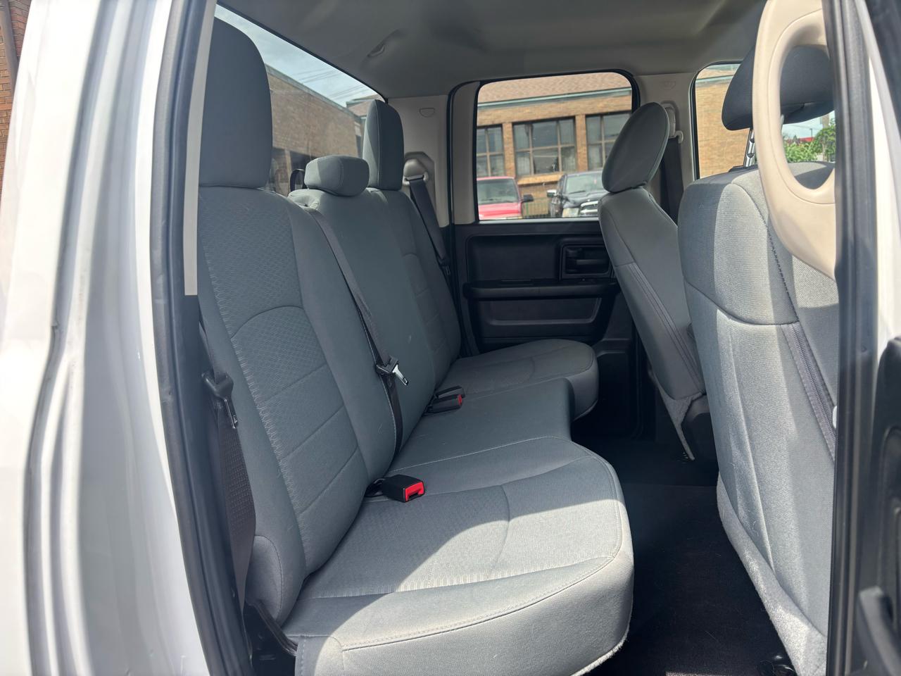 RAM 1500 4WD Crew Cab 140.5" Outdoorsman 2018