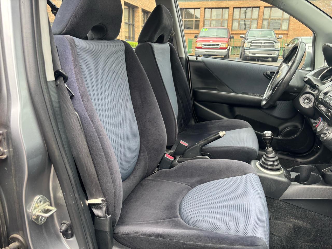 Honda Fit Sport 5-Speed MT 2007