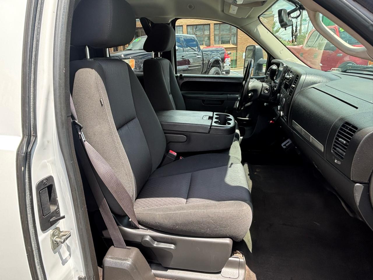 Chevrolet Silverado 1500 4WD Crew Cab 147" LT 2013