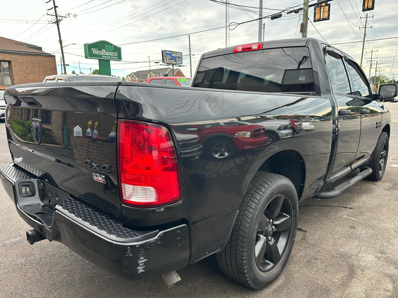 RAM 1500 Tradesman Quad Cab 4WD 2017