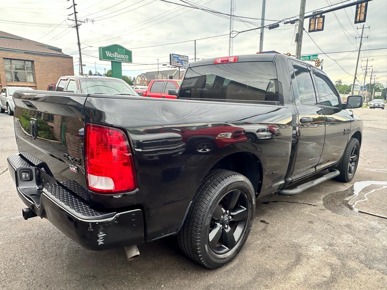 RAM 1500 Tradesman Quad Cab 4WD 2017
