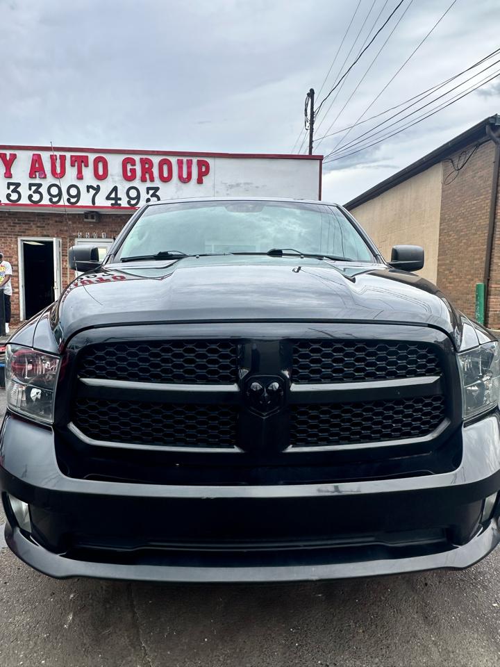 RAM 1500 Tradesman Quad Cab 4WD 2017