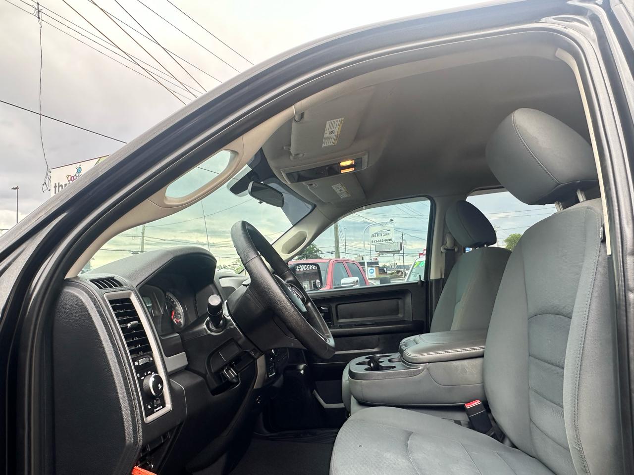RAM 1500 Tradesman Quad Cab 4WD 2017