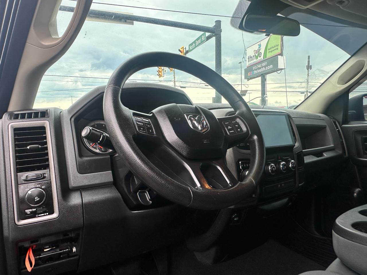 RAM 1500 Tradesman Quad Cab 4WD 2017