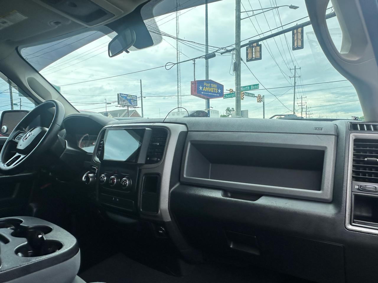 RAM 1500 Tradesman Quad Cab 4WD 2017