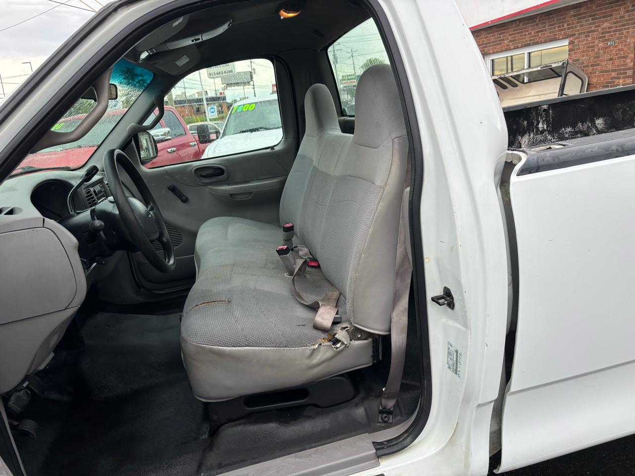 Ford F-150 WS Reg. Cab Long Bed 2WD 2000