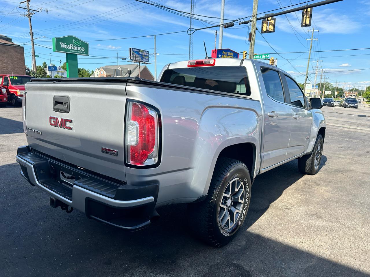 GMC Canyon SLE Crew Cab 4WD Short Box 2015