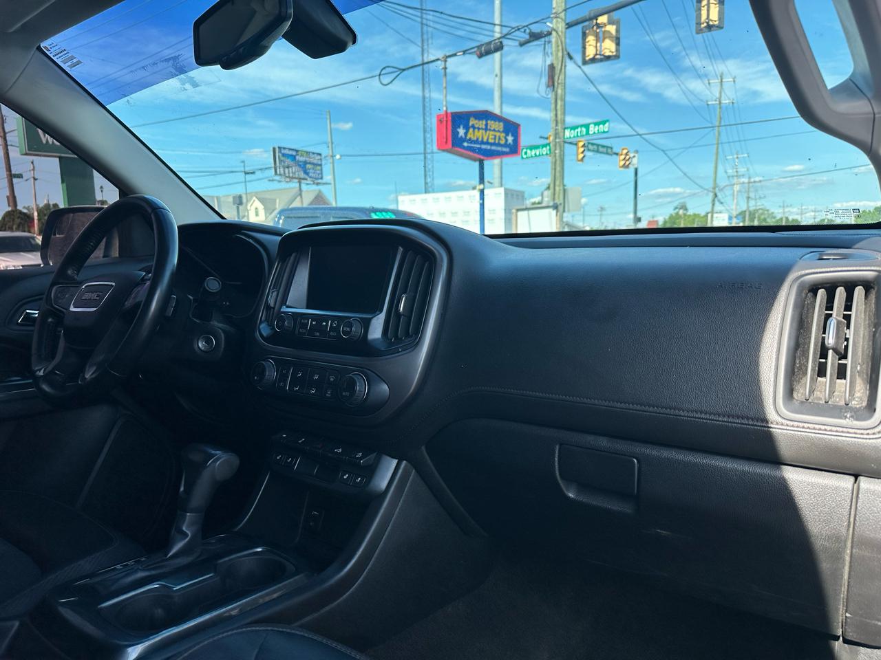 GMC Canyon SLE Crew Cab 4WD Short Box 2015