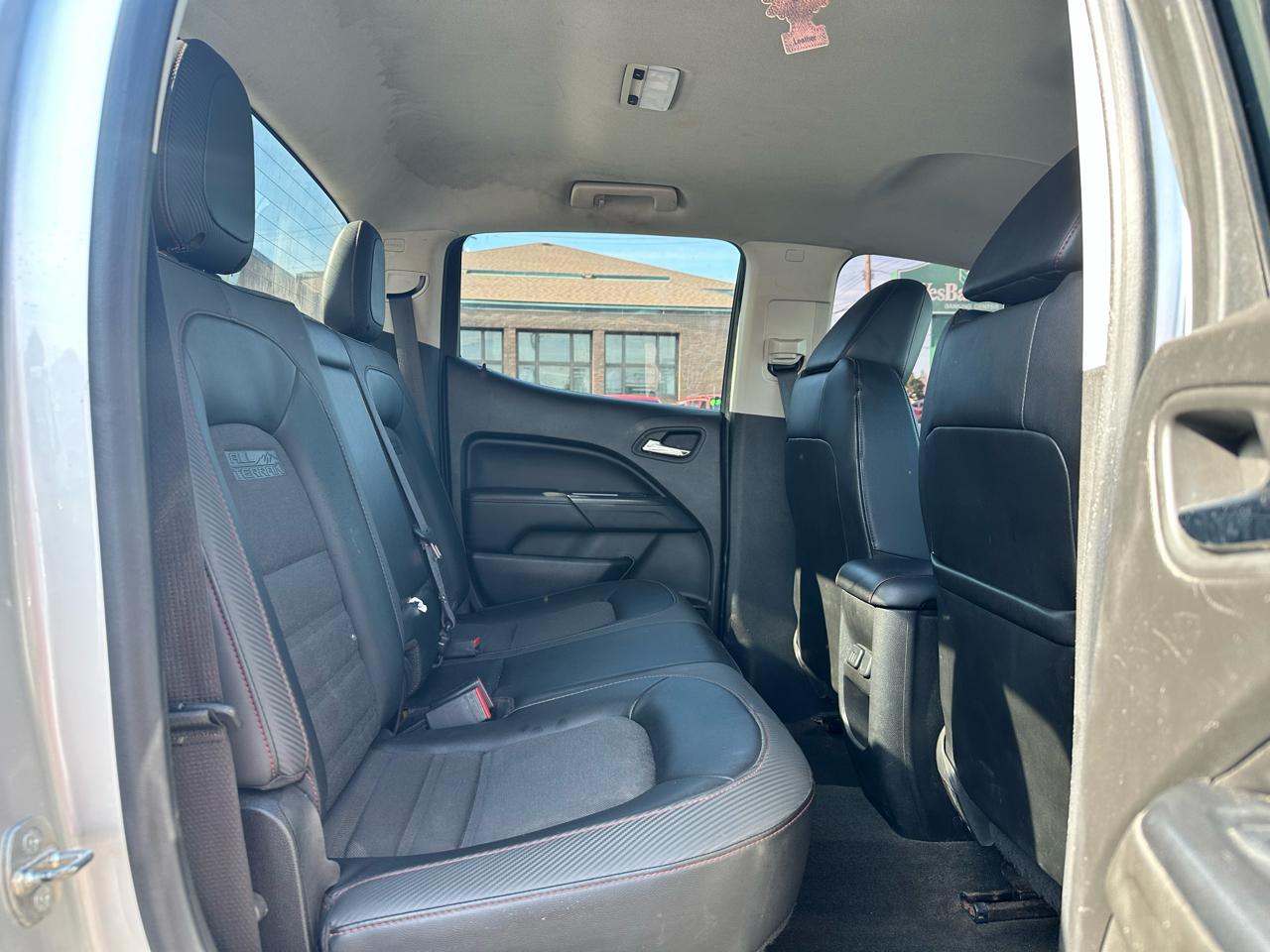 GMC Canyon SLE Crew Cab 4WD Short Box 2015