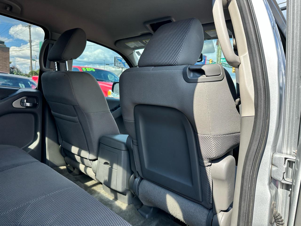 Nissan Frontier PRO-4X Crew Cab 4WD 2014