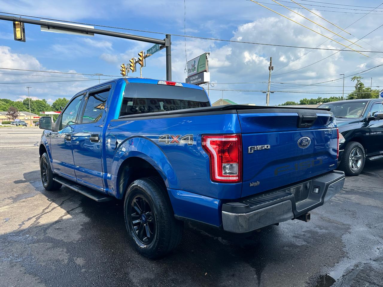 Ford F-150 4WD Reg Cab 141" XLT 2015