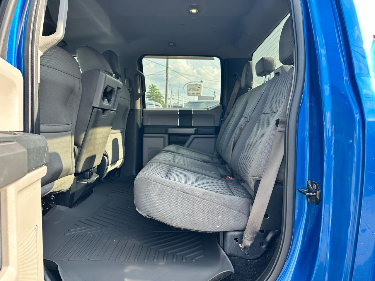 Ford F-150 4WD Reg Cab 141" XLT 2015