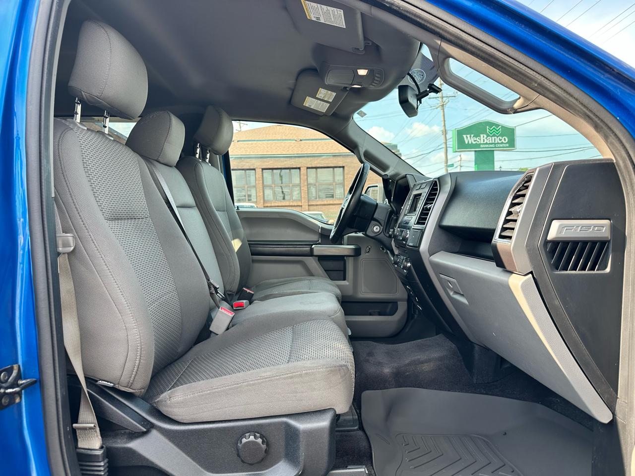 Ford F-150 4WD Reg Cab 141" XLT 2015
