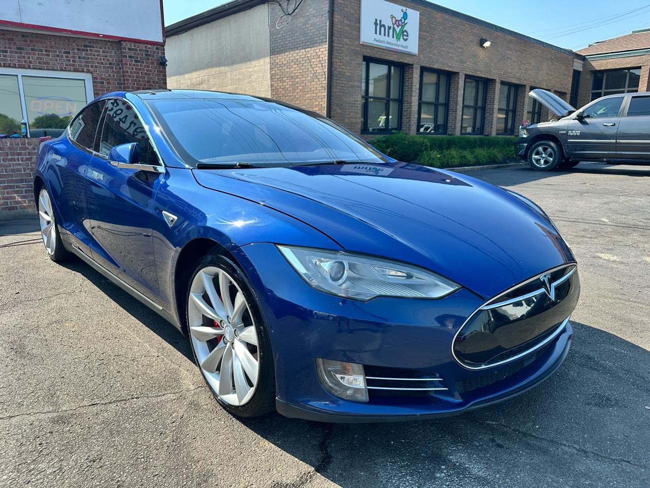 Tesla Model S 85D 2015