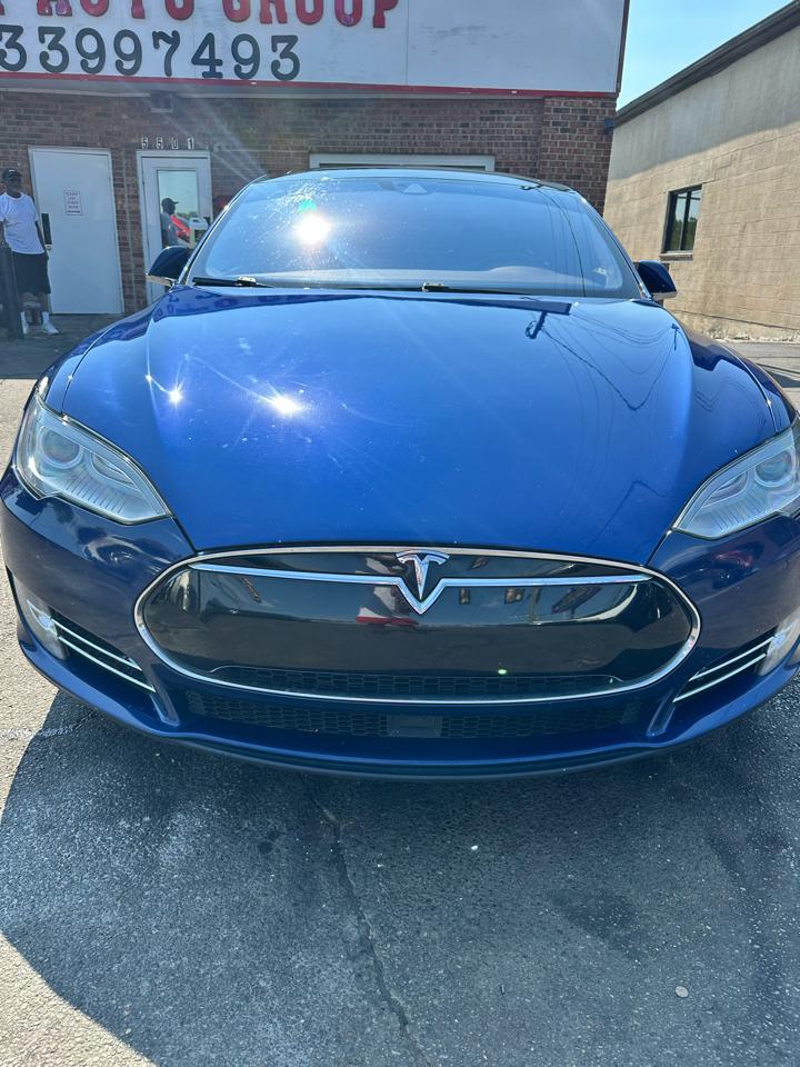 Tesla Model S 85D 2015