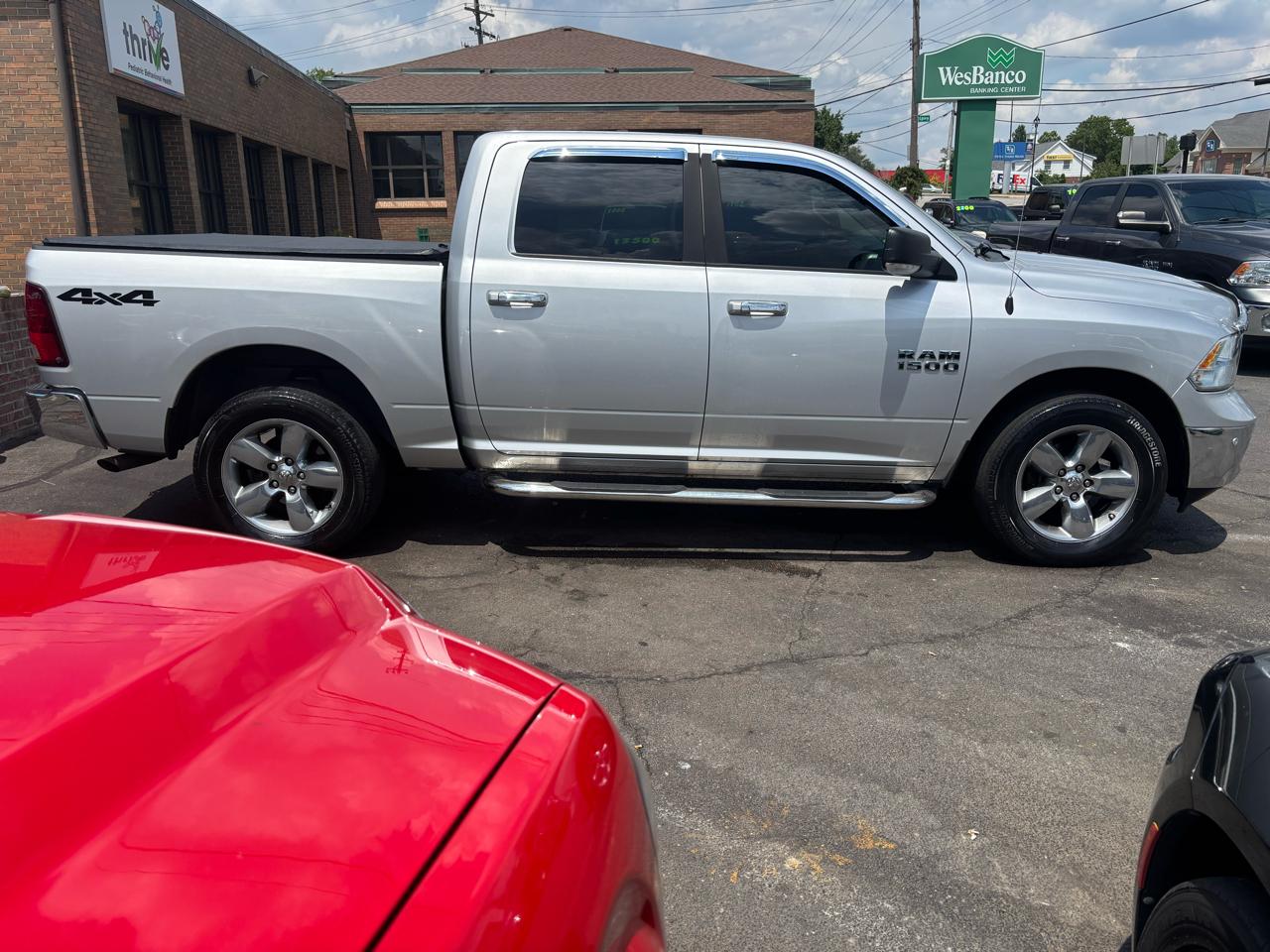 RAM 1500 SLT Crew Cab SWB 4WD 2015