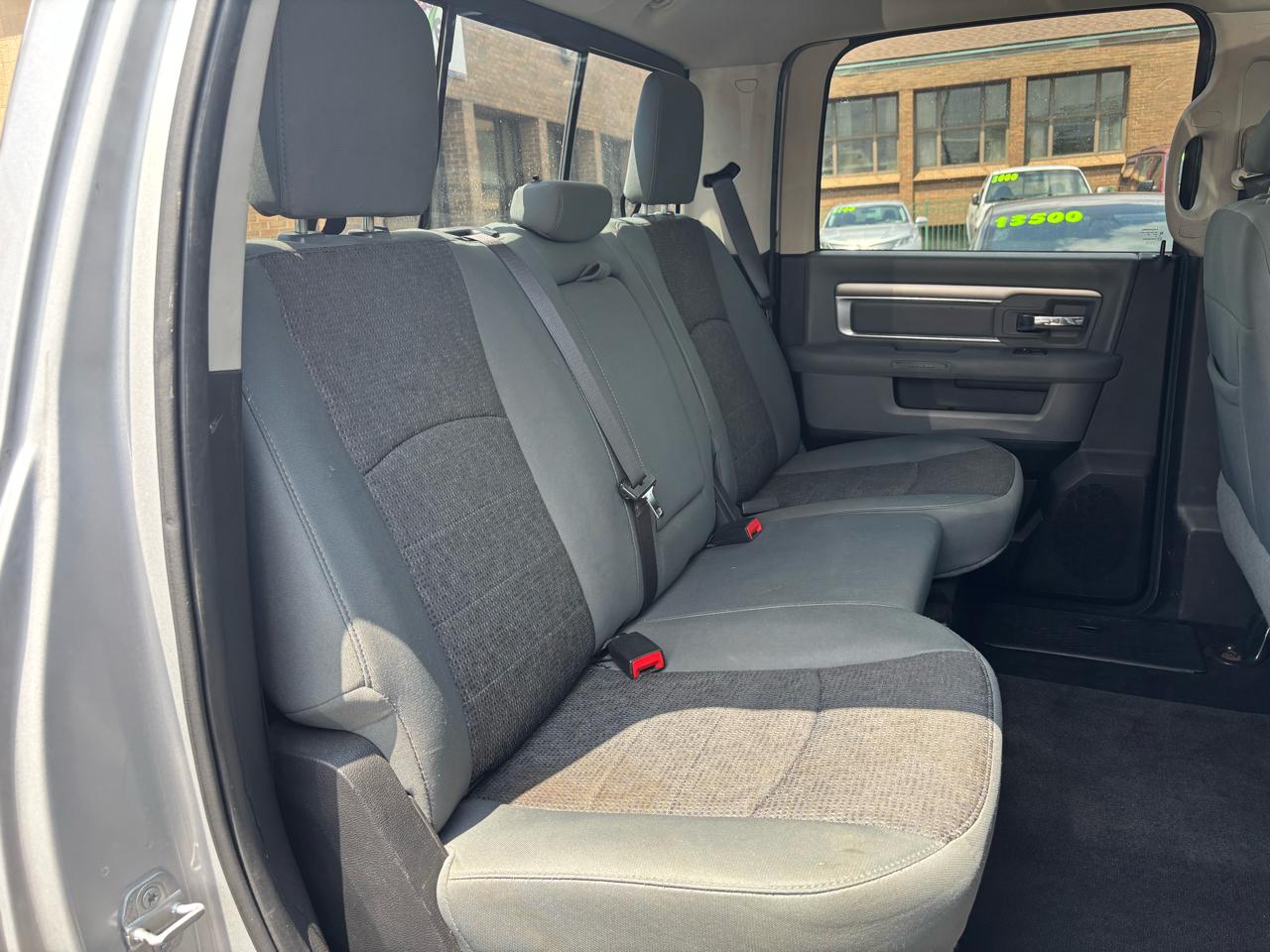 RAM 1500 SLT Crew Cab SWB 4WD 2015