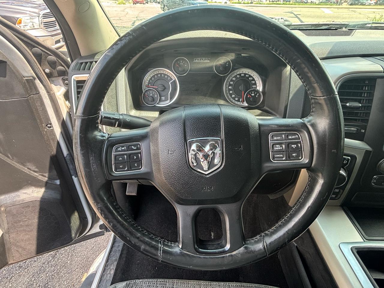 RAM 1500 SLT Crew Cab SWB 4WD 2015