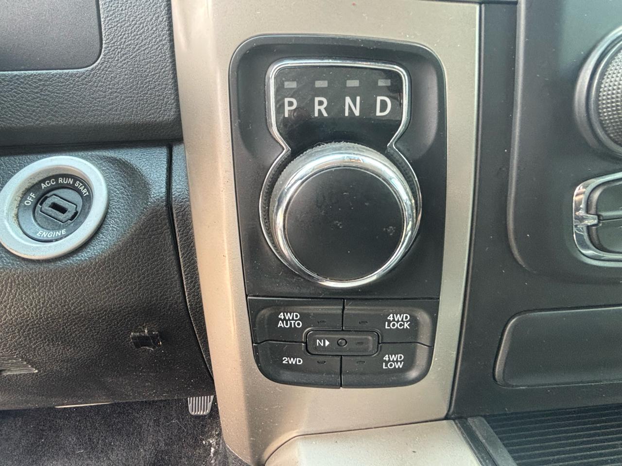 RAM 1500 SLT Crew Cab SWB 4WD 2015