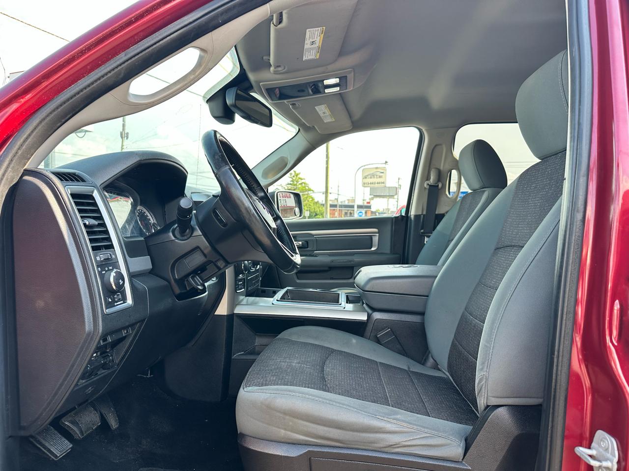 RAM 1500 SLT Crew Cab SWB 4WD 2014