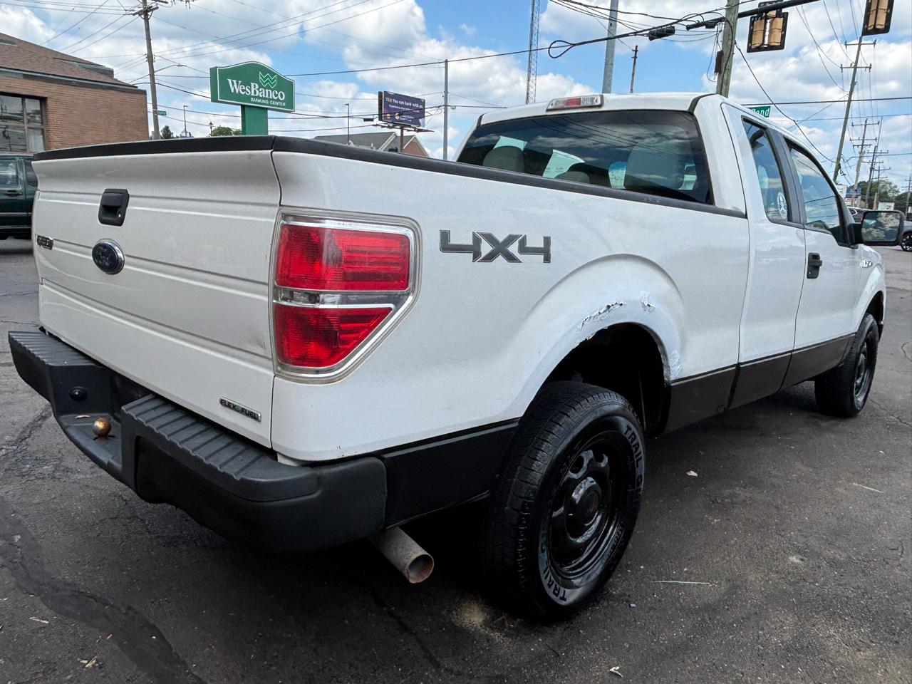 Ford F-150 XLT SuperCab 8-ft. Bed 4WD 2013