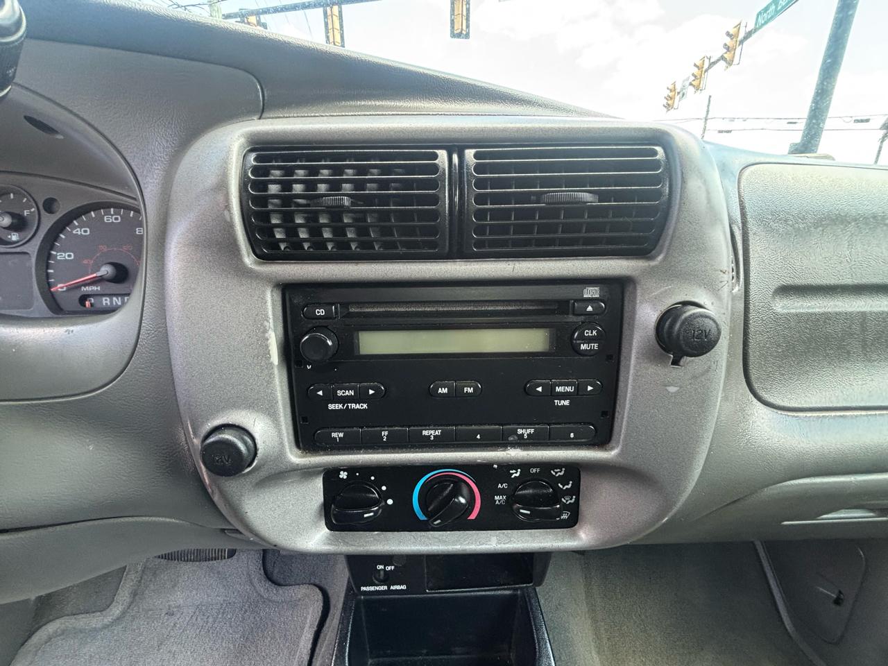 Ford Ranger 2dr Supercab 126" WB XLT 2004