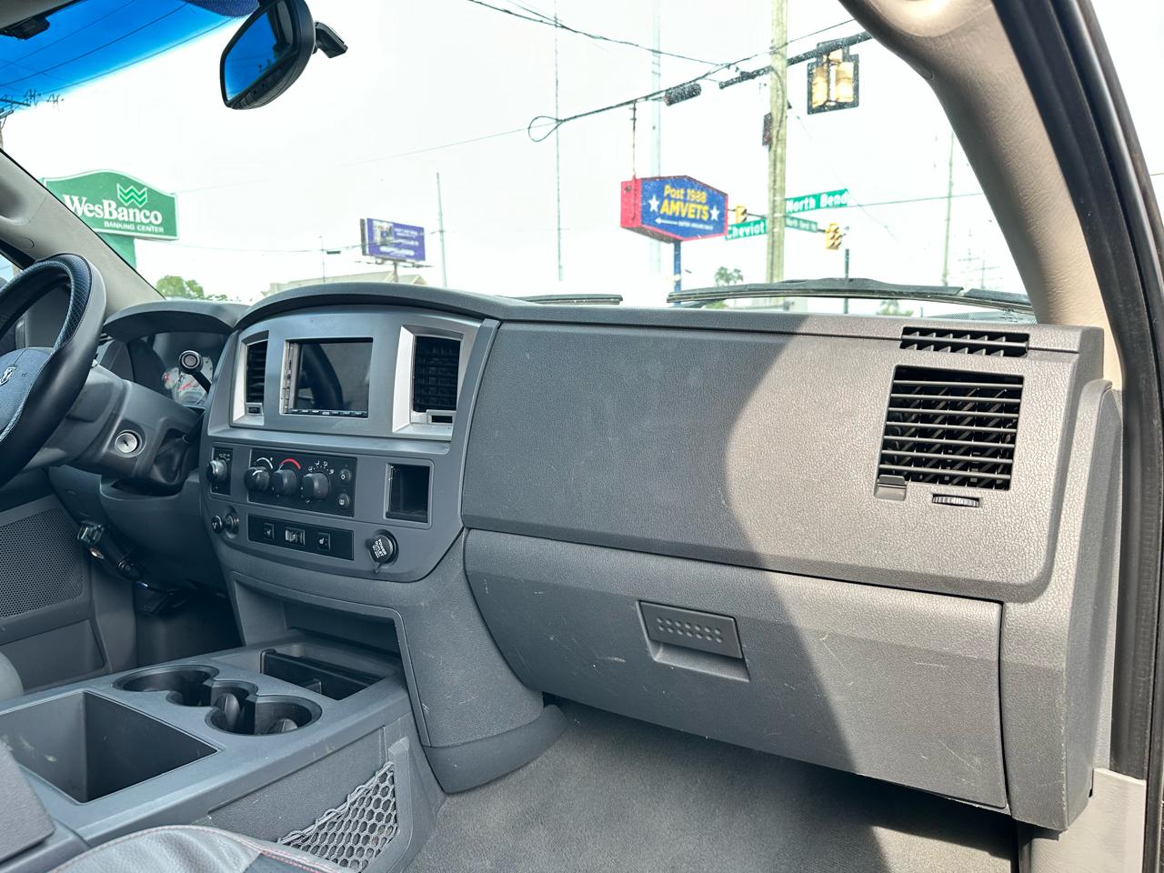 Dodge Ram 1500 4dr Quad Cab 160" WB 4WD 2008