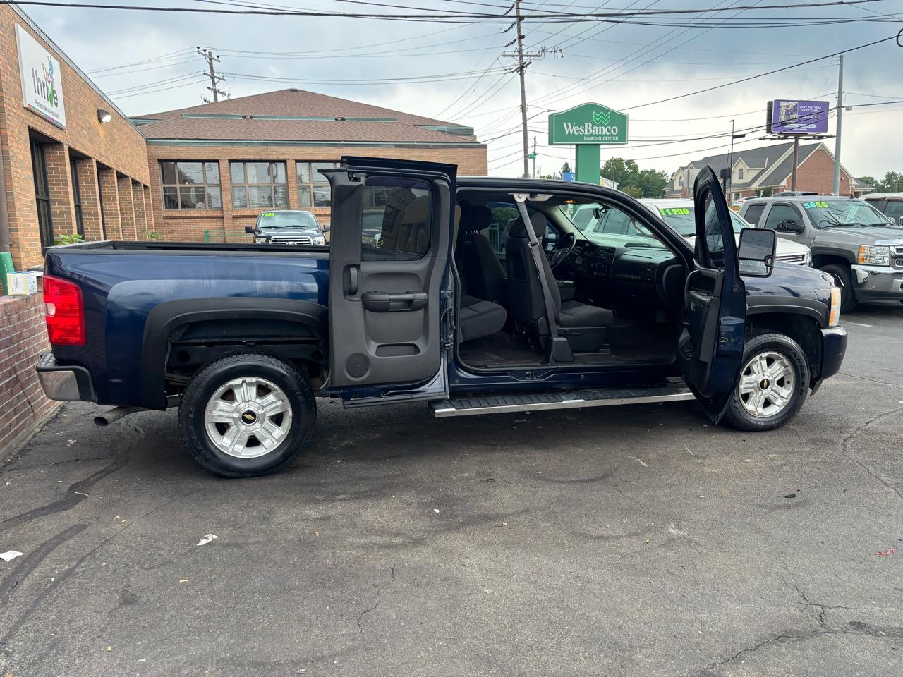 Chevrolet Silverado 1500 LT Ext. Cab Long Box 4WD 2011