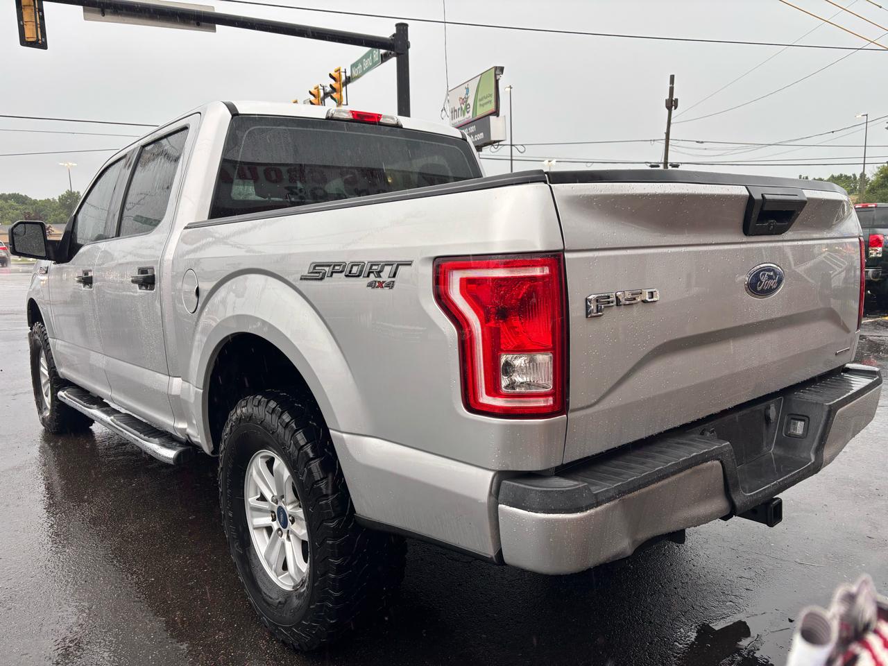 Ford F-150 XL SuperCrew 5.5-ft. Bed 4WD 2015