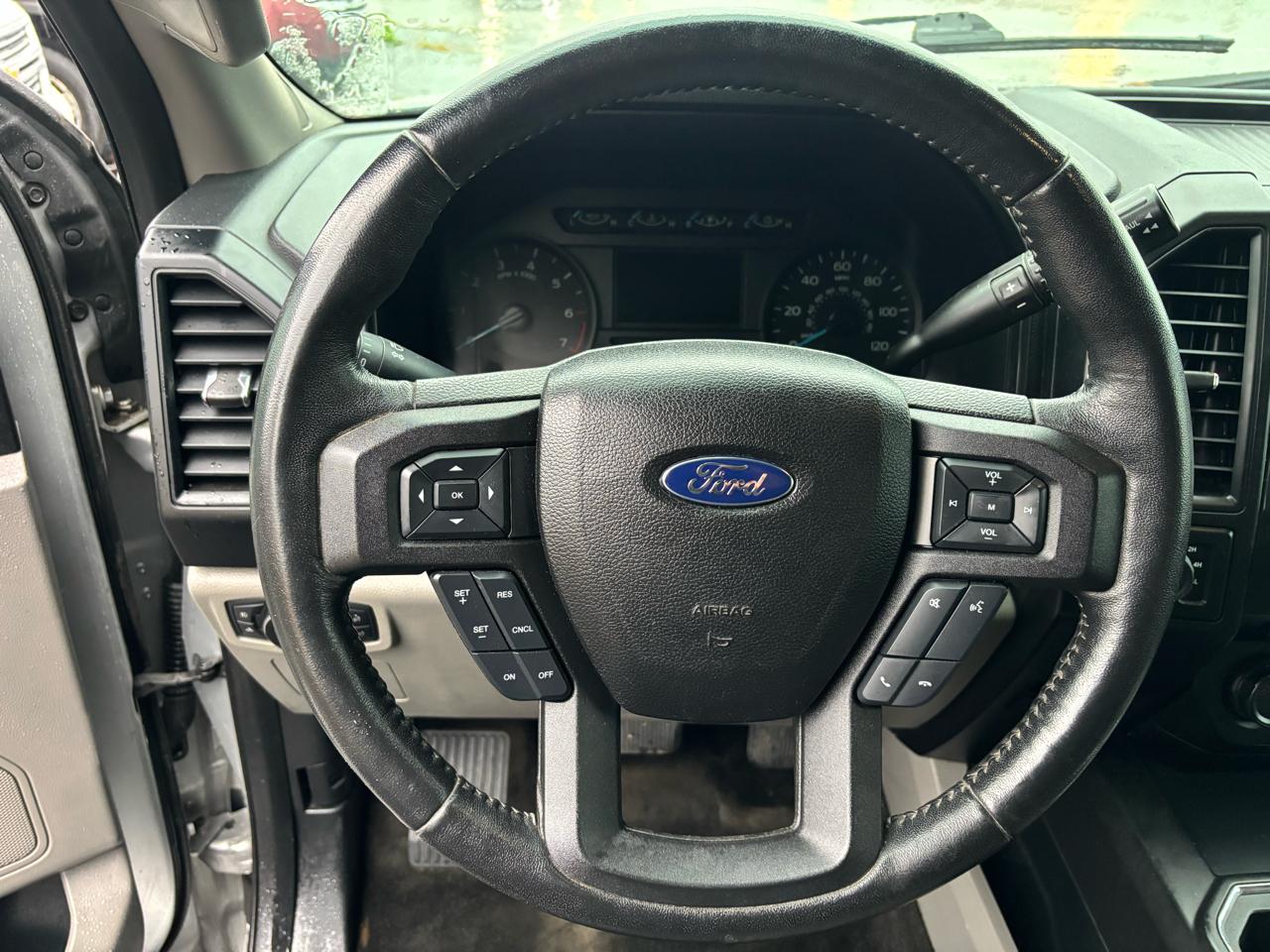 Ford F-150 XL SuperCrew 5.5-ft. Bed 4WD 2015