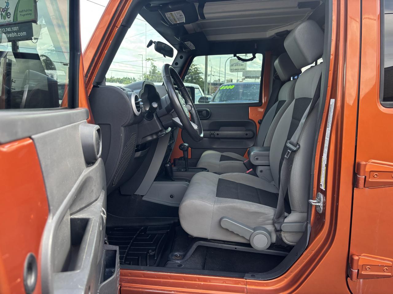 Jeep Wrangler Unlimited Sahara 4WD 2010