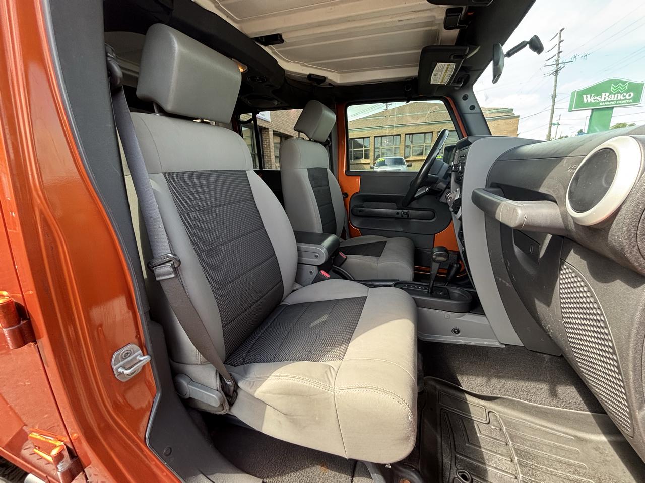 Jeep Wrangler Unlimited Sahara 4WD 2010