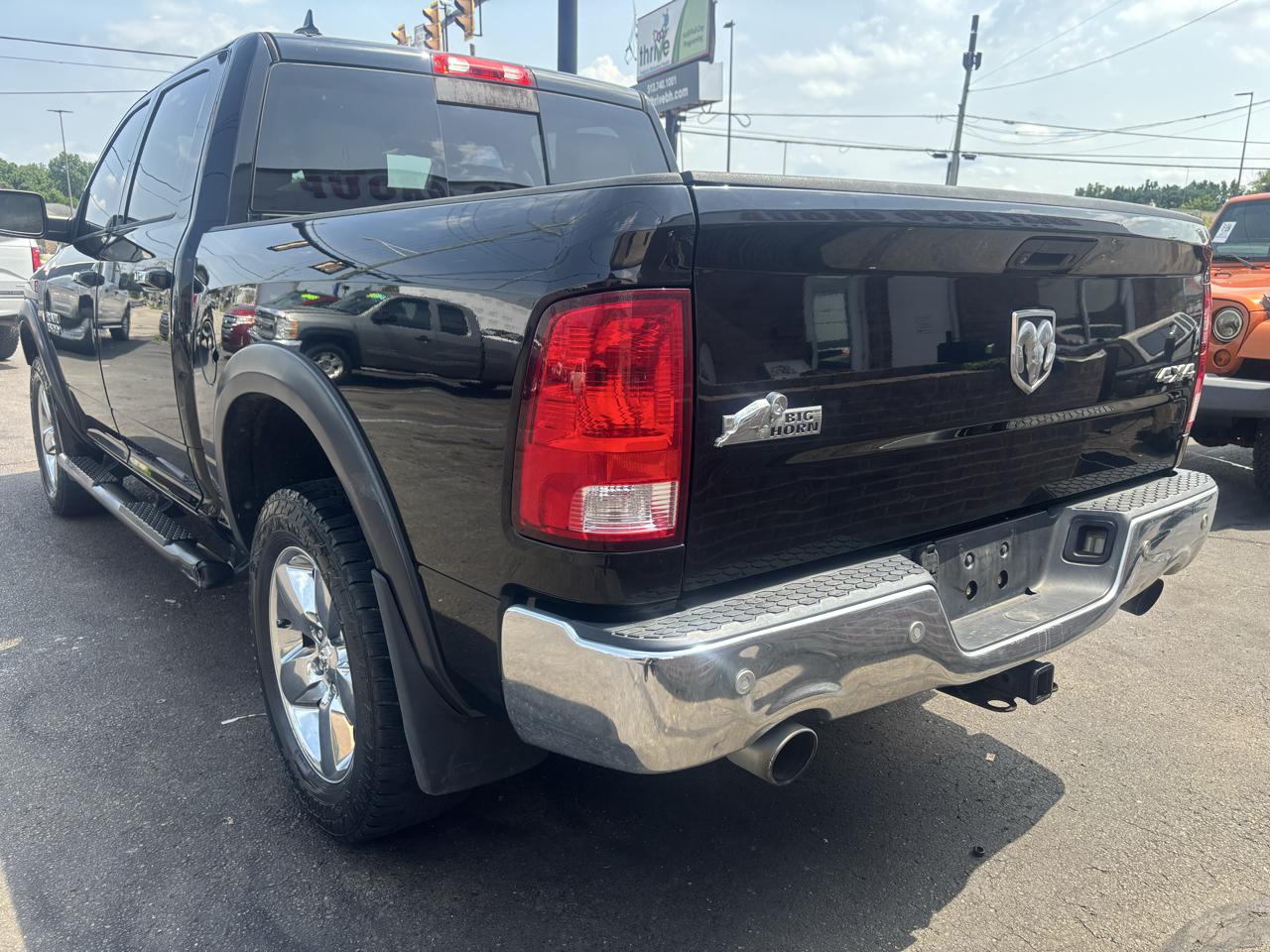 RAM 1500 SLT Crew Cab SWB 4WD 2015