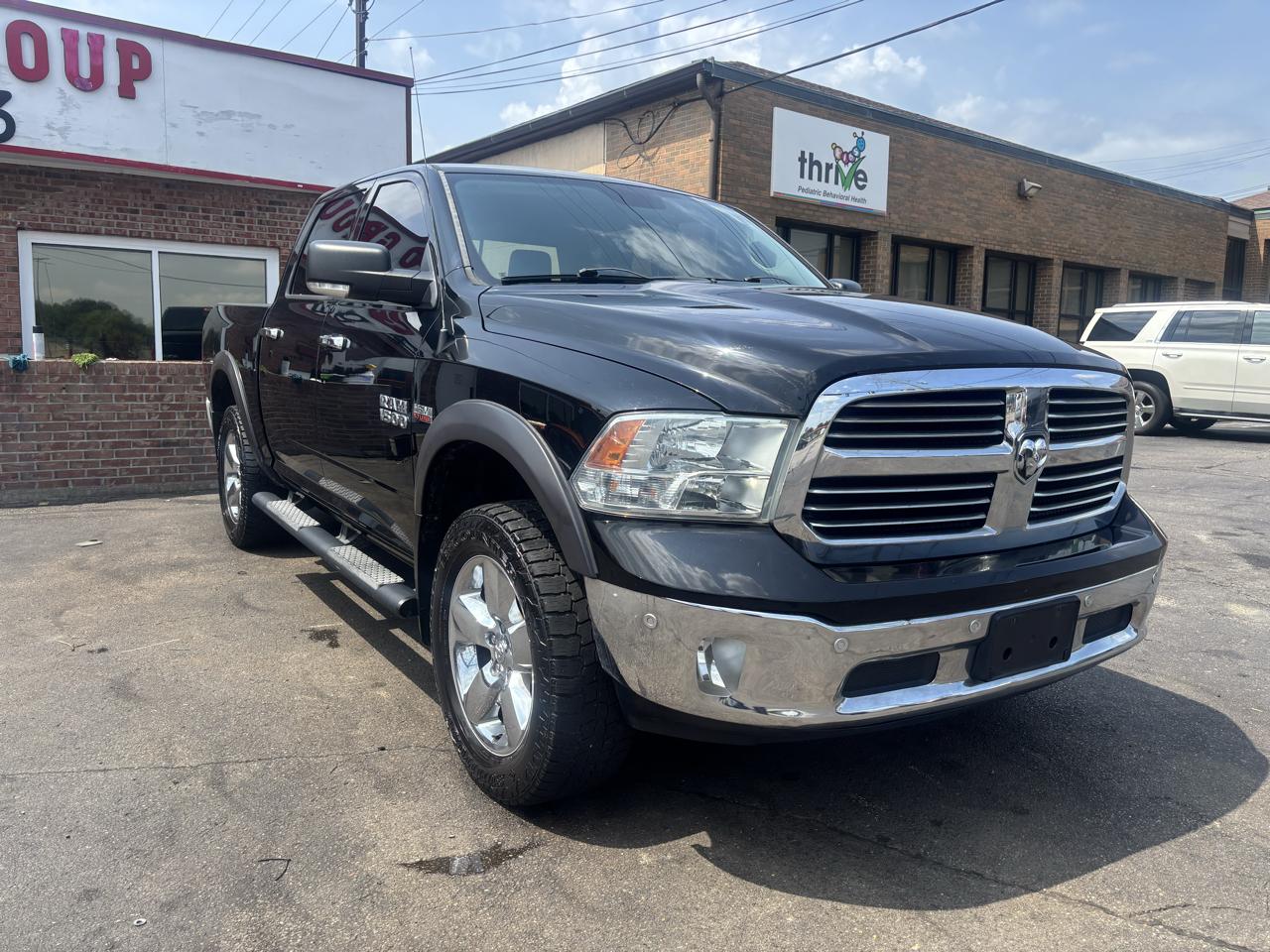 RAM 1500 SLT Crew Cab SWB 4WD 2015