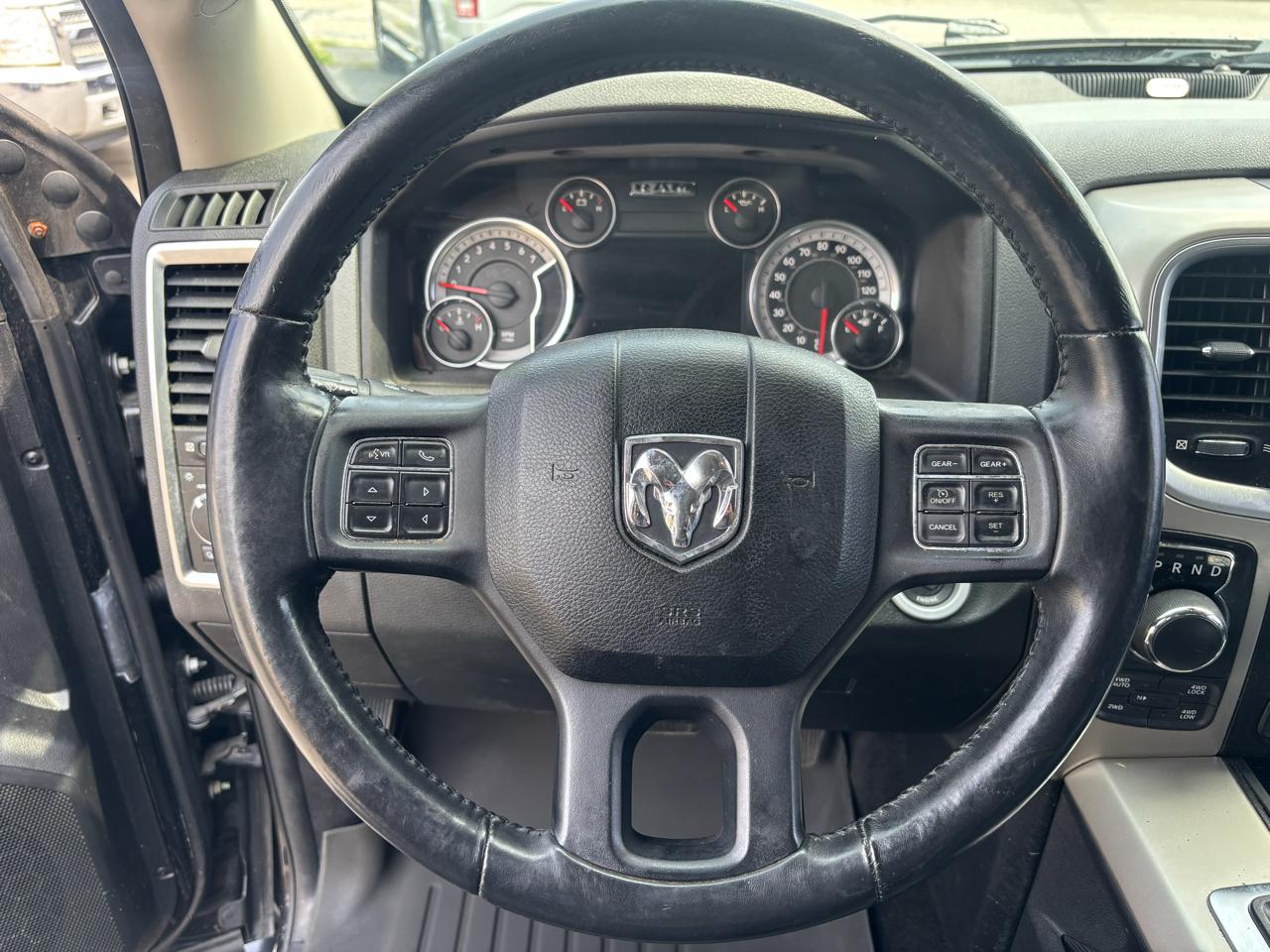 RAM 1500 SLT Crew Cab SWB 4WD 2015