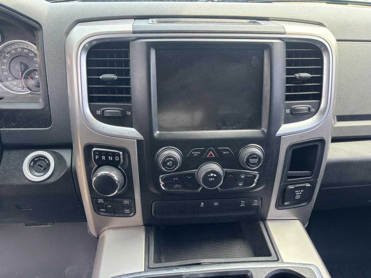 RAM 1500 SLT Crew Cab SWB 4WD 2015