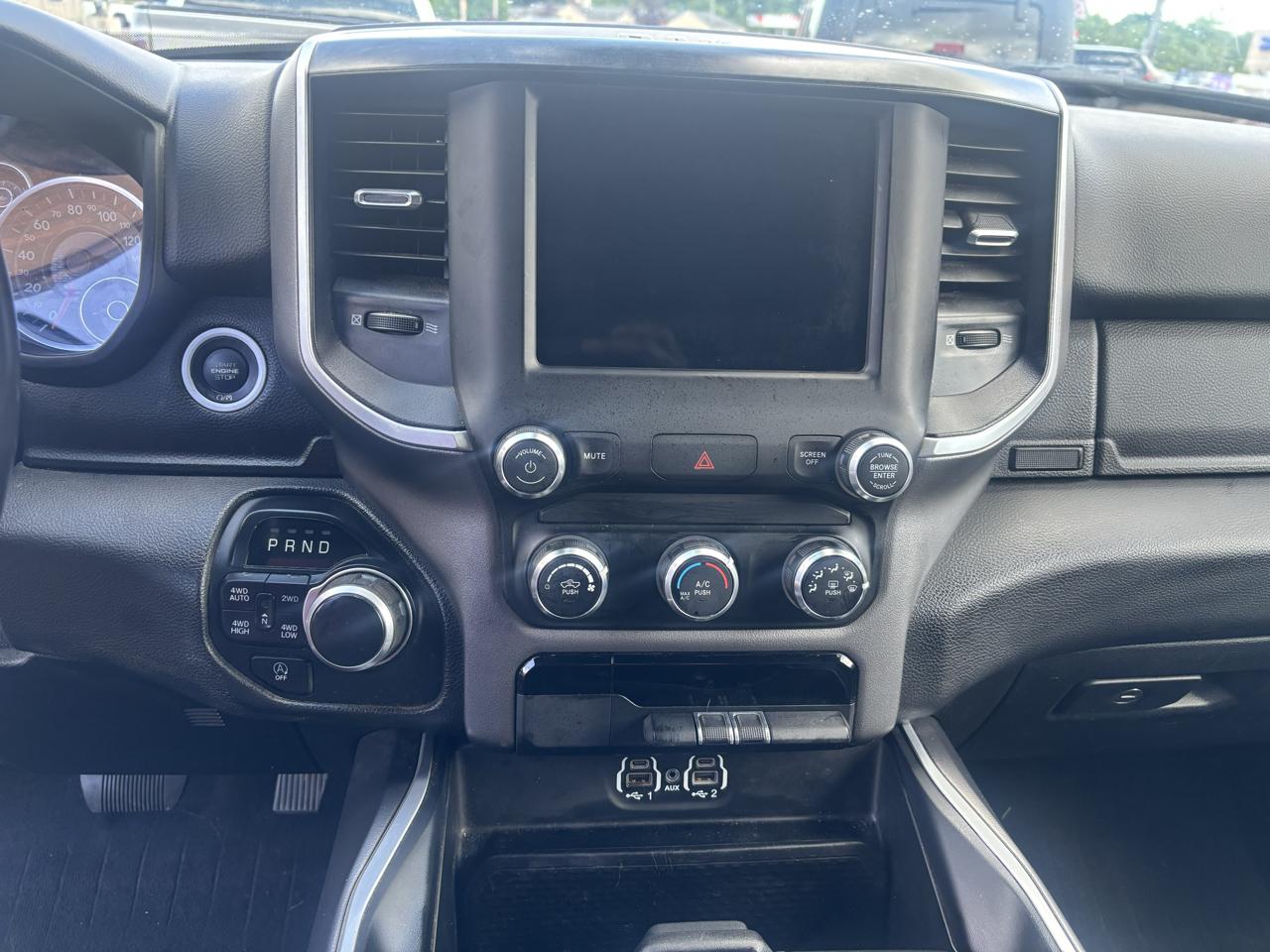 RAM 1500 Big Horn Quad Cab 4WD 2021