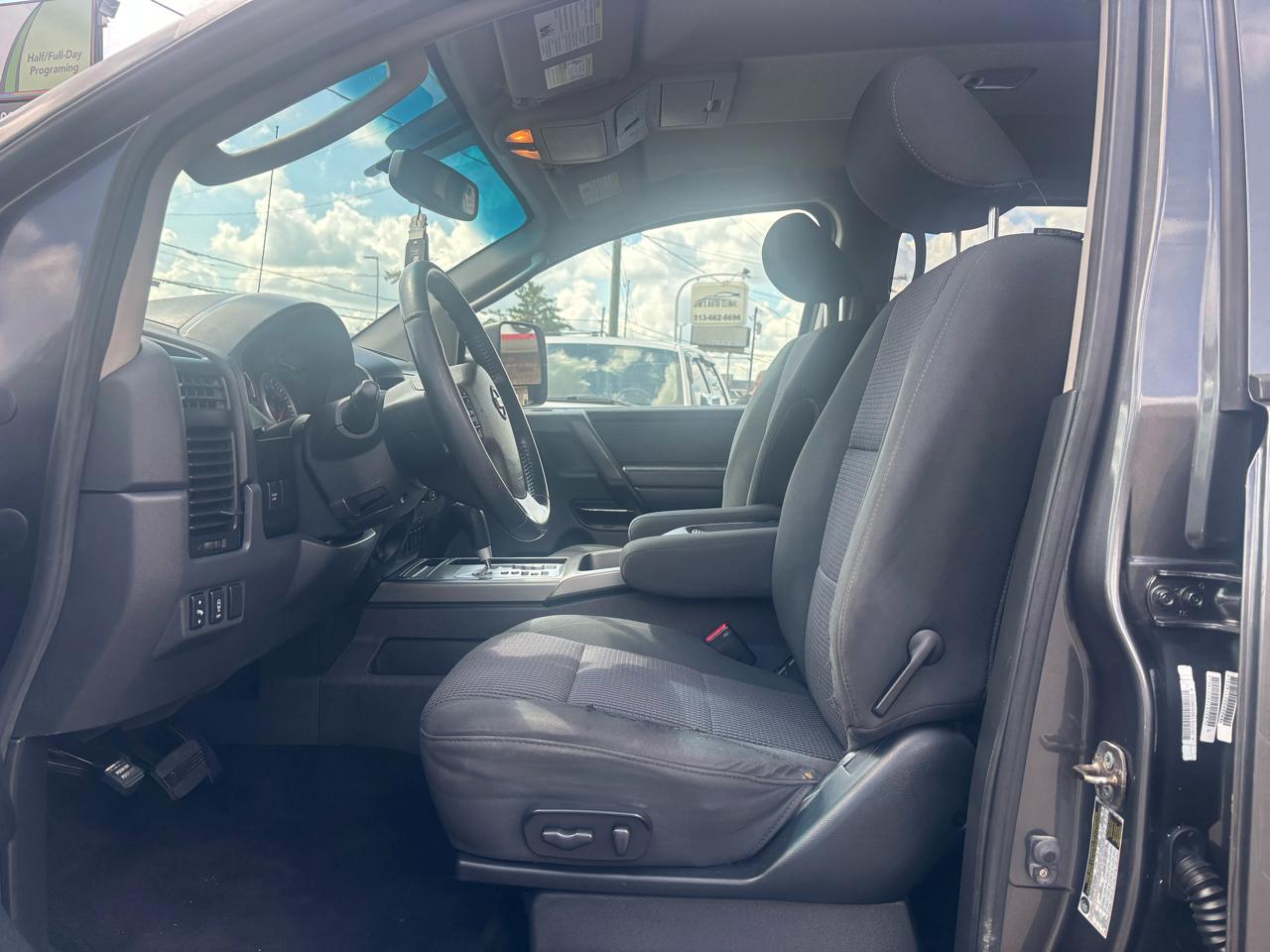 Nissan Titan PRO-4X Crew Cab 4WD SWB 2010
