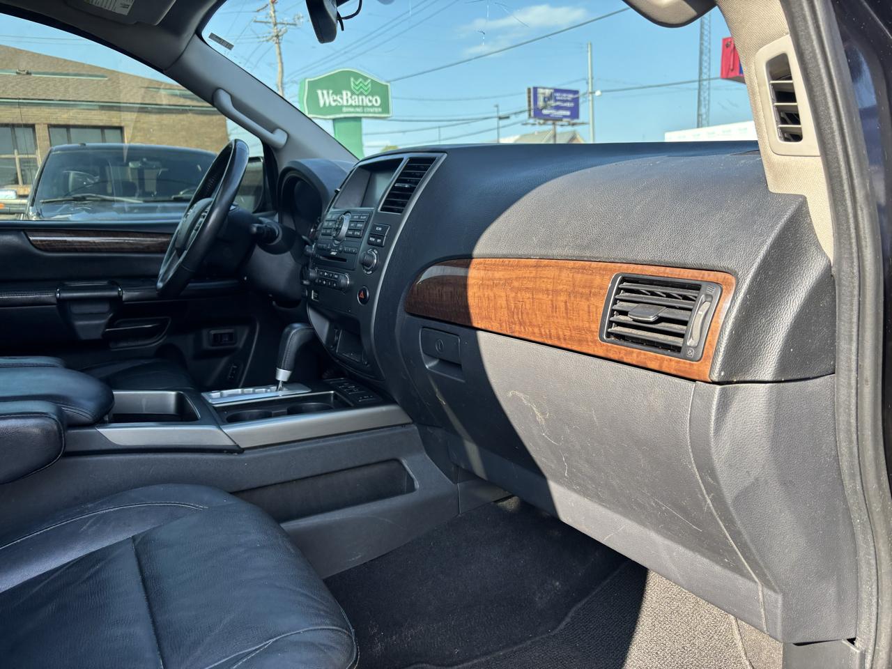 Nissan Armada Platinum 4WD 2014