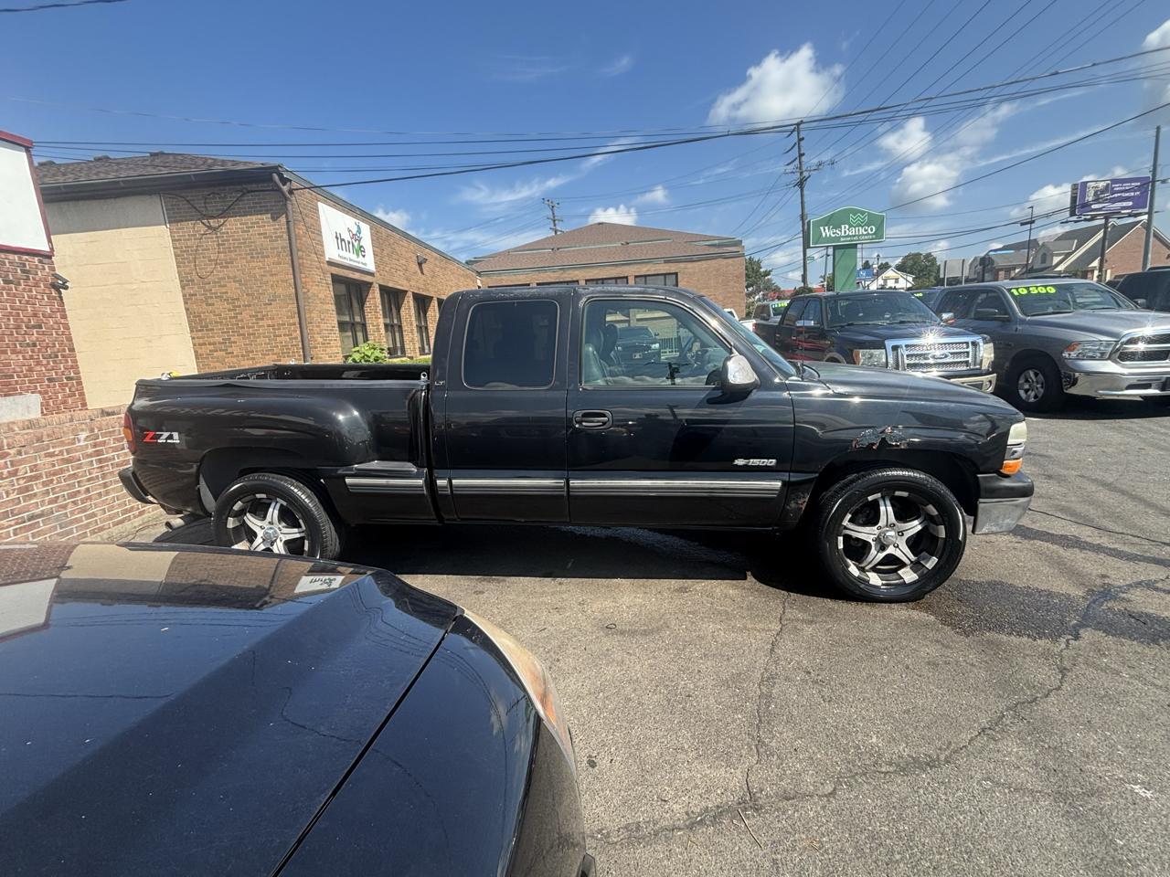 Chevrolet Silverado 1500 LT Ext. Cab 3-Door Short Bed 4WD 2000
