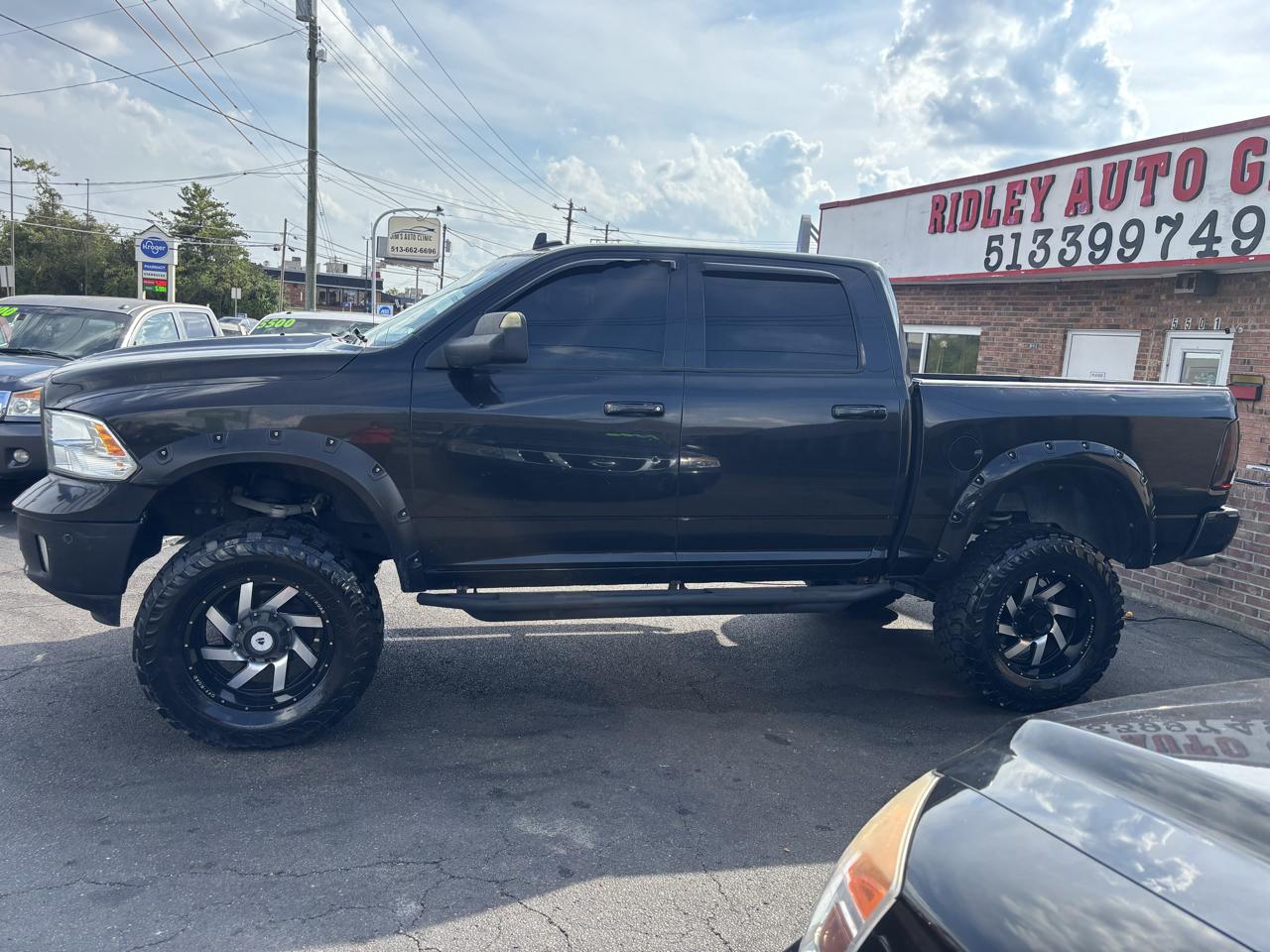 RAM 1500 SLT Crew Cab SWB 4WD 2017