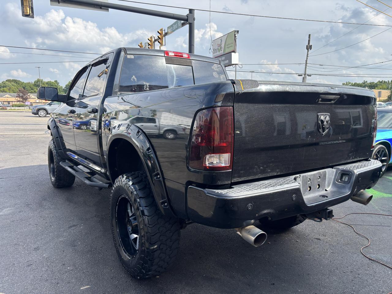 RAM 1500 SLT Crew Cab SWB 4WD 2017